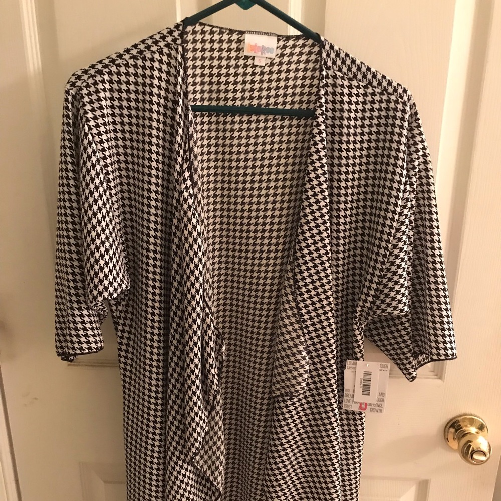 LulaRoe Houndstooth Shirley
